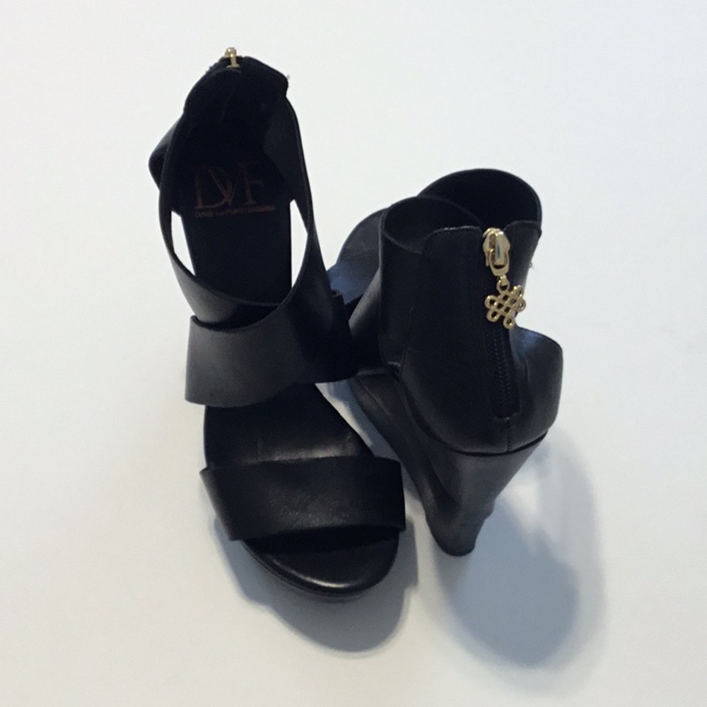 Diane von Furstenberg black wedges, 7.5